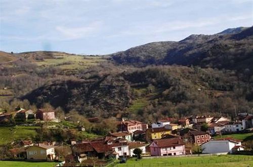 Apartamentos El Pedrayu Onís Buitenkant foto